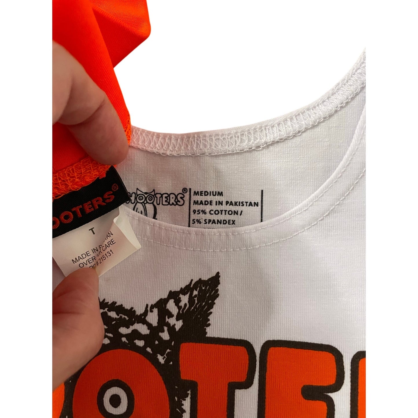 New Women’s Hooters Girl Uniform Tank Shorts & Pouch from Clearwater Florida Size Medium